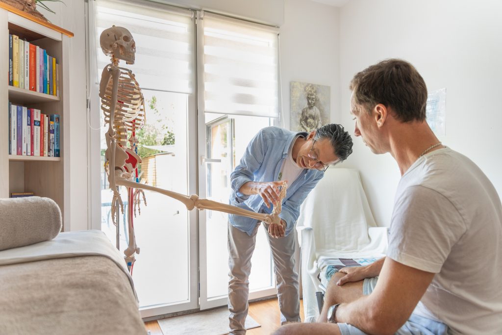 Ces ateliers sont ouverts à tous ! Ils offrent une occasion unique de renouer avec votre corps, d’explorer et de savourer chaque sensation. Vous apprendrez à les identifier, les nommer et les distinguer, cultivant ainsi un bien-être global et naturel.